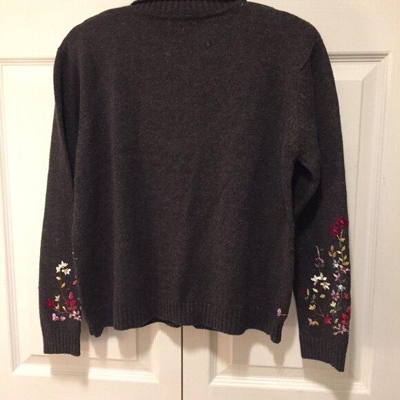 Vintage Tiara International Embroidered Floral Cardigan PM Grannycore PETITE MED - Picture 5 of 5